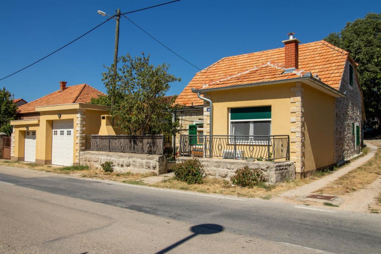Apartman Ivan Drniš Εξωτερικό φωτογραφία