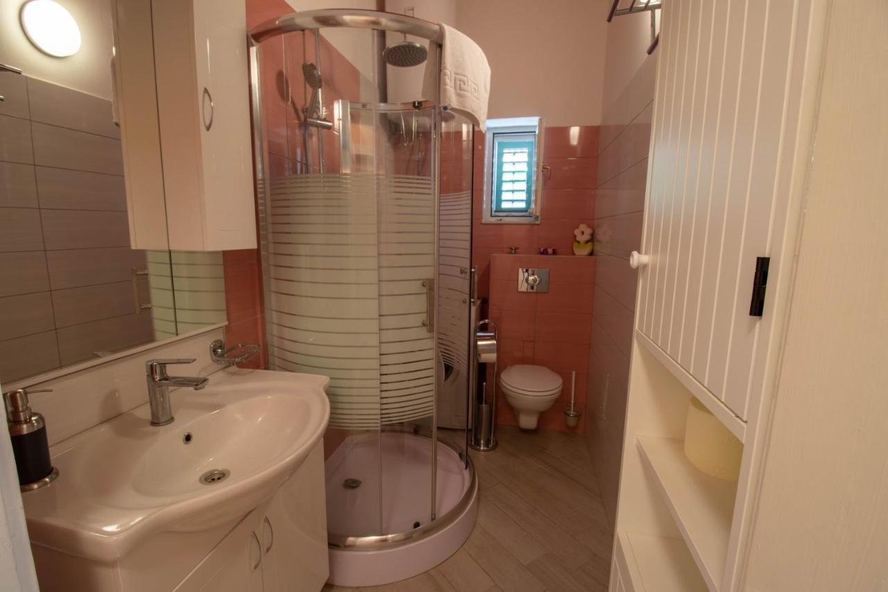 Apartman Ivan Drniš Εξωτερικό φωτογραφία