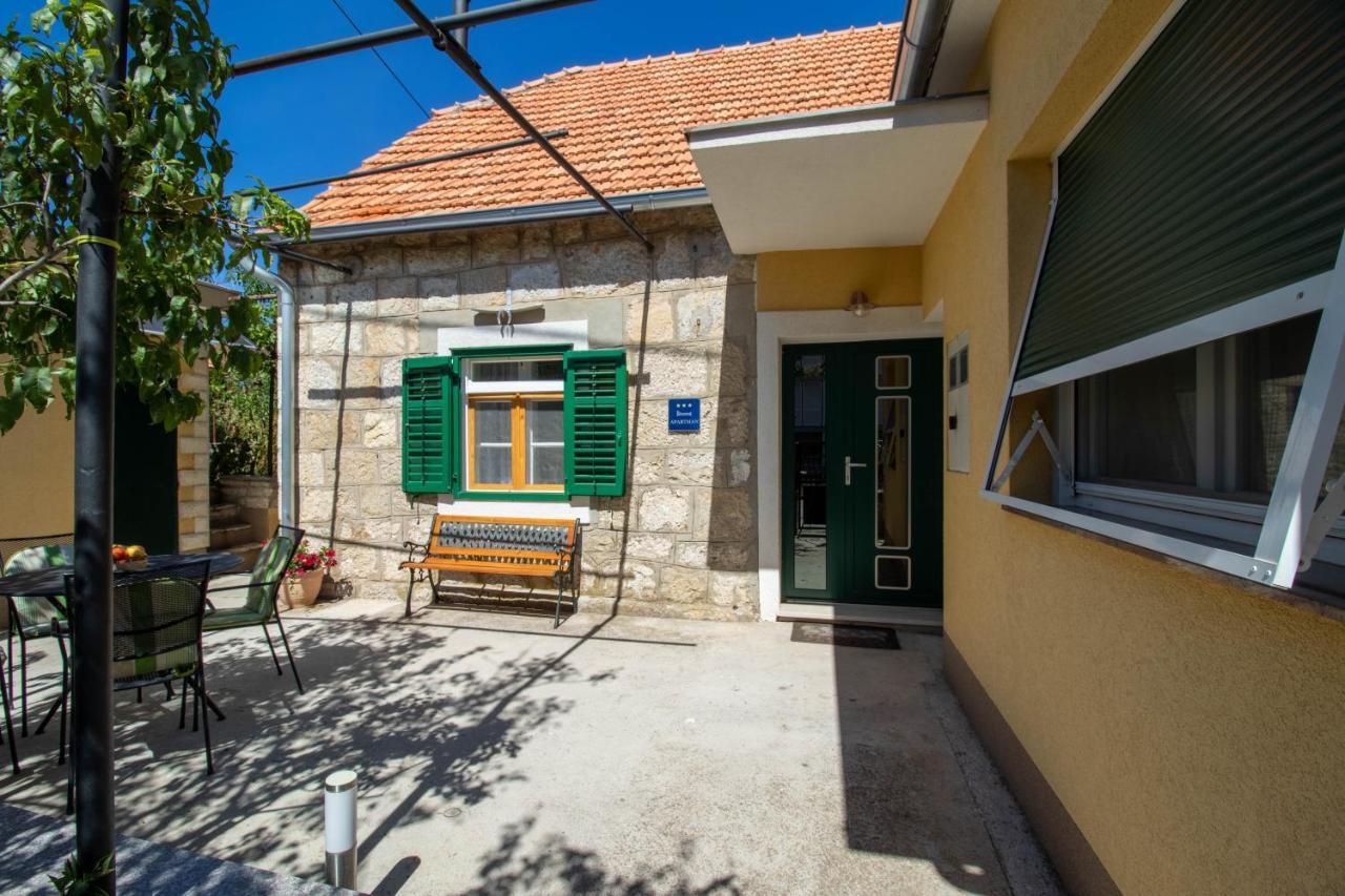 Apartman Ivan Drniš Εξωτερικό φωτογραφία