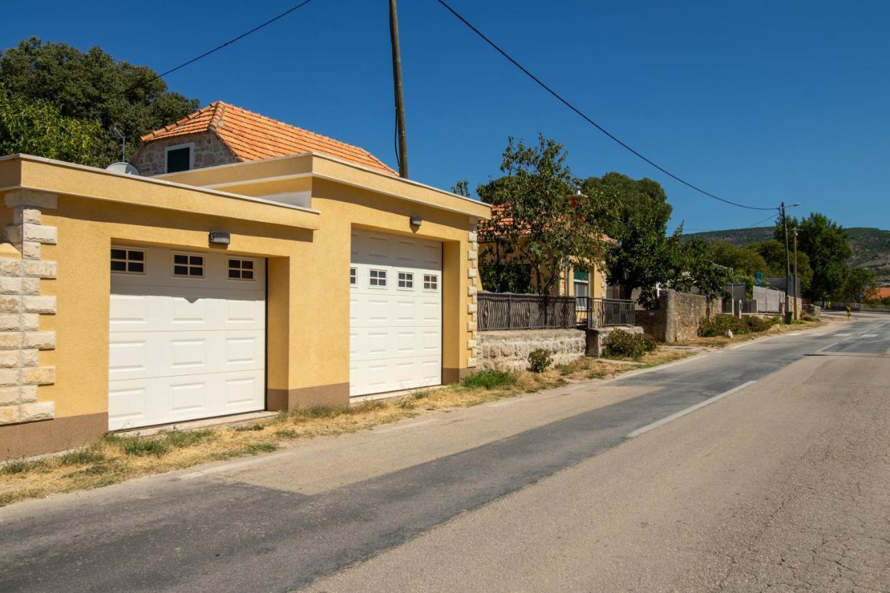 Apartman Ivan Drniš Εξωτερικό φωτογραφία