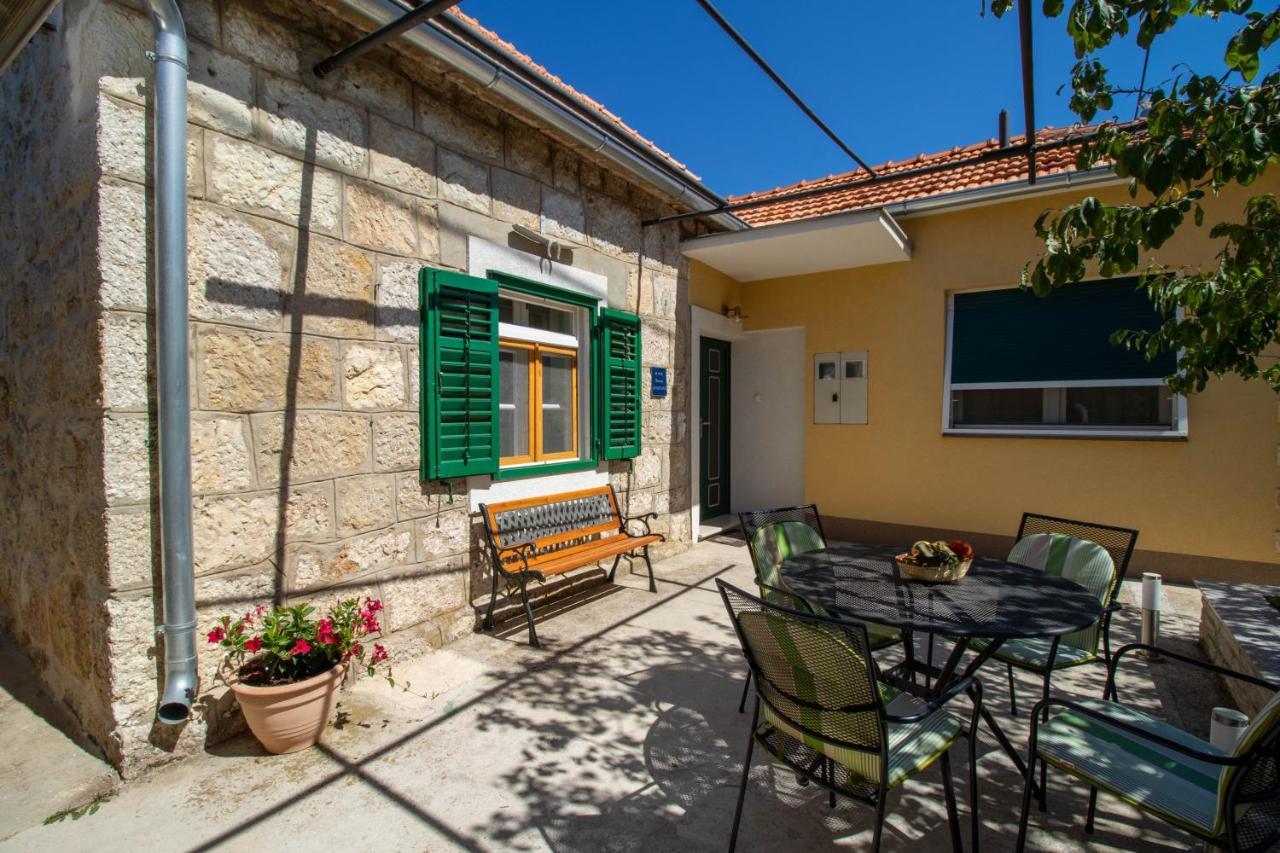 Apartman Ivan Drniš Εξωτερικό φωτογραφία